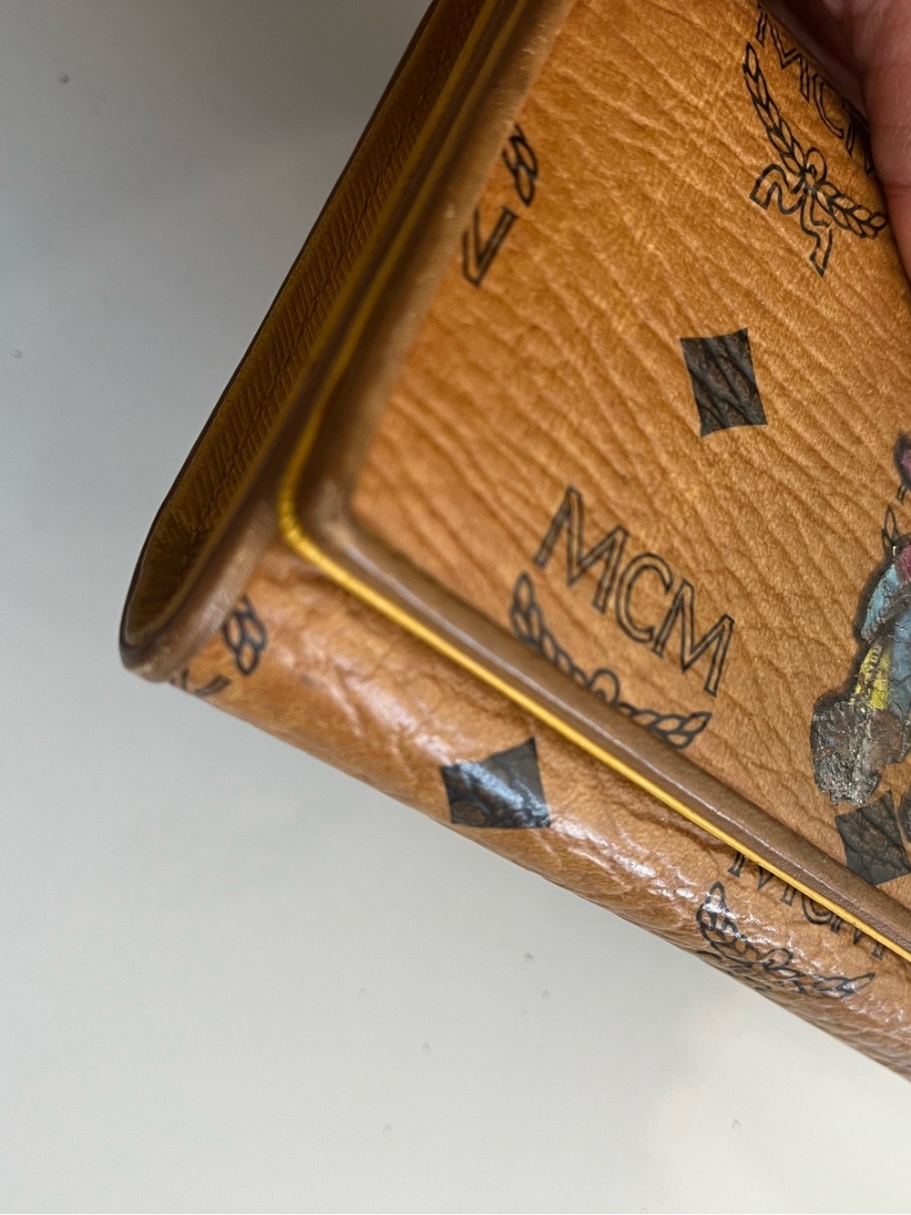 MCM COGNAC VISETOS BUNNY TRIFOLD WALLET - Picture 5 of 10
